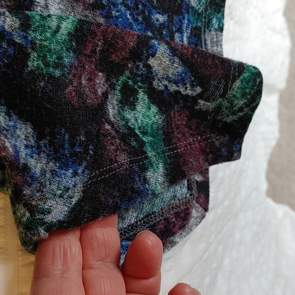 2/$30 Women's Northern Reflections Multicolor Long Sleeve Lightweight Hoodie - Picture 5 of 10